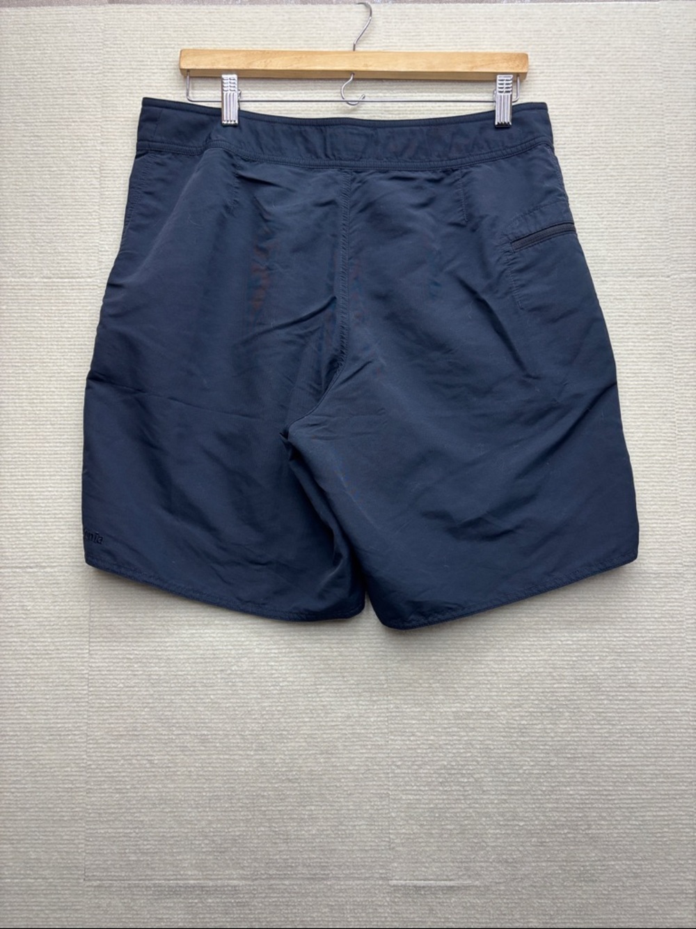 Patagonia | 32 Men's Navy Swim Trunks - Classic Drawstring Boardshorts - Picture 5 of 6
